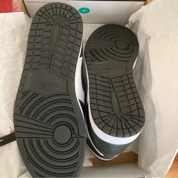 Nike Air Jordan 1 Retro High OG Black White 555088-010 Mens Size 10 - Picture 5 of 10